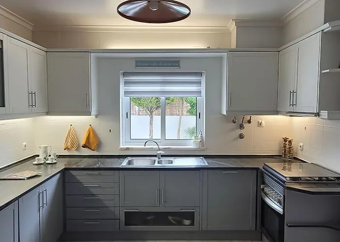 Casa Da Alegria, Um Relaxante Paraiso Na Praia, A 30 Mins De Lisboa! Vila Sesimbra